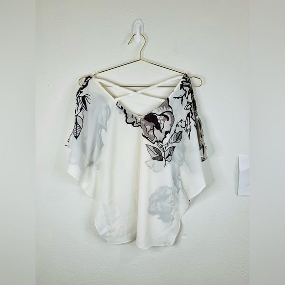 Guess Women’s Small Floral Print Off-Shoulder Blouse White Criss-Cross Back Top - Picture 7 of 15